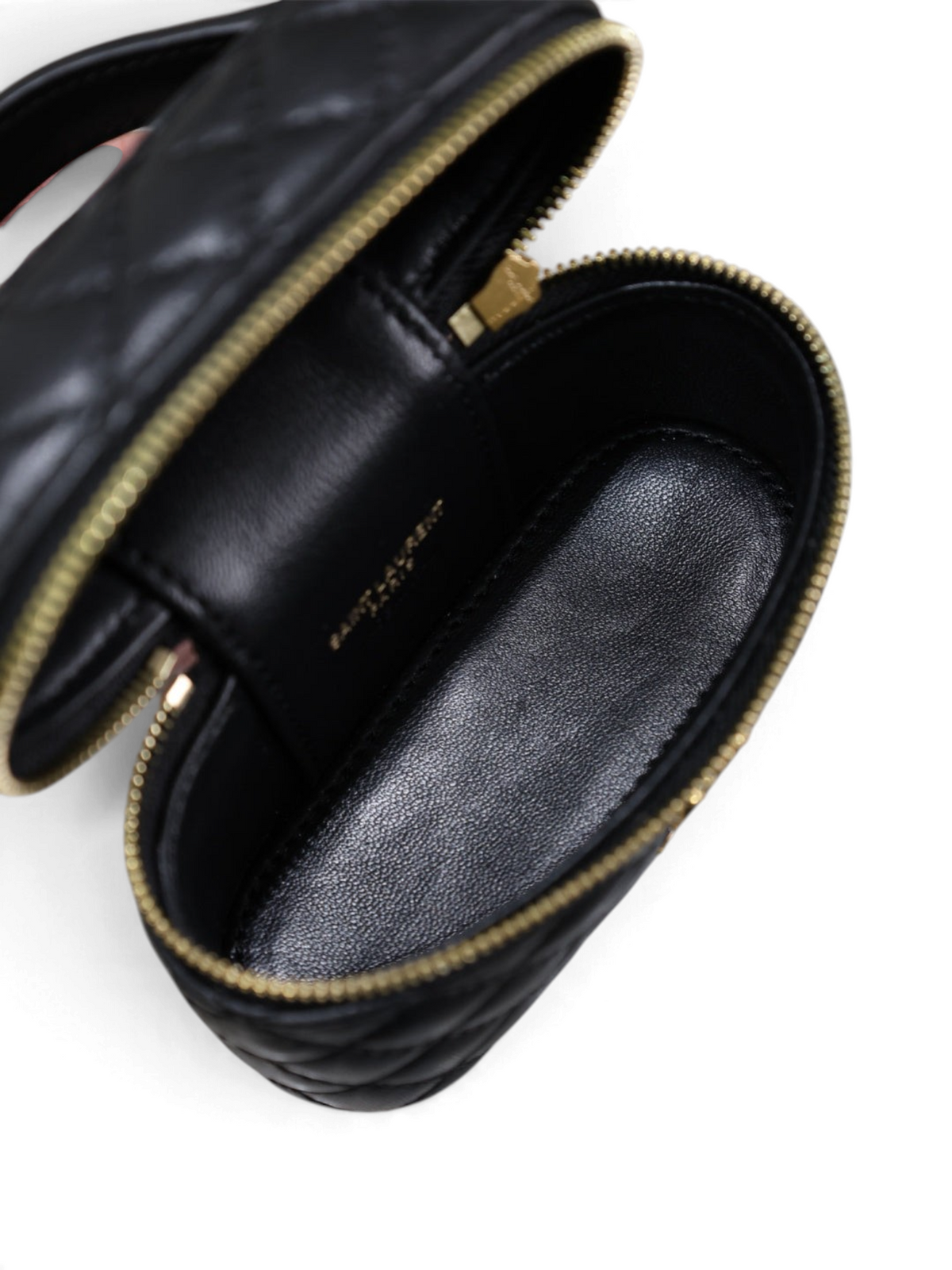 SWORD LUXURY siyah kapitone deri vanity çanta, altın fermuar detaylı ve iç kısmı Saint Laurent logolu.