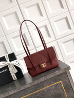 Large Leather Shoulder Bag 22