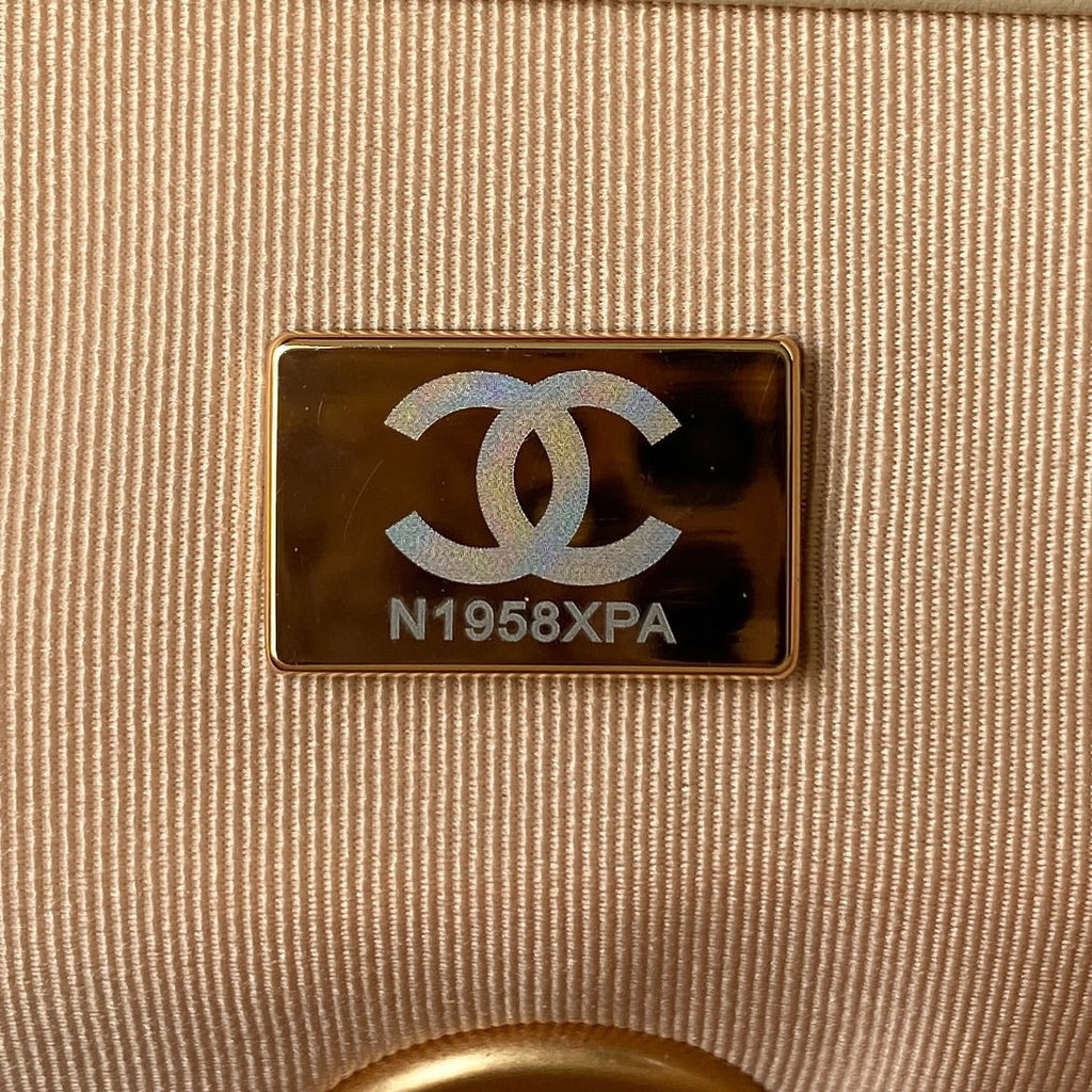 19 Flap Bag