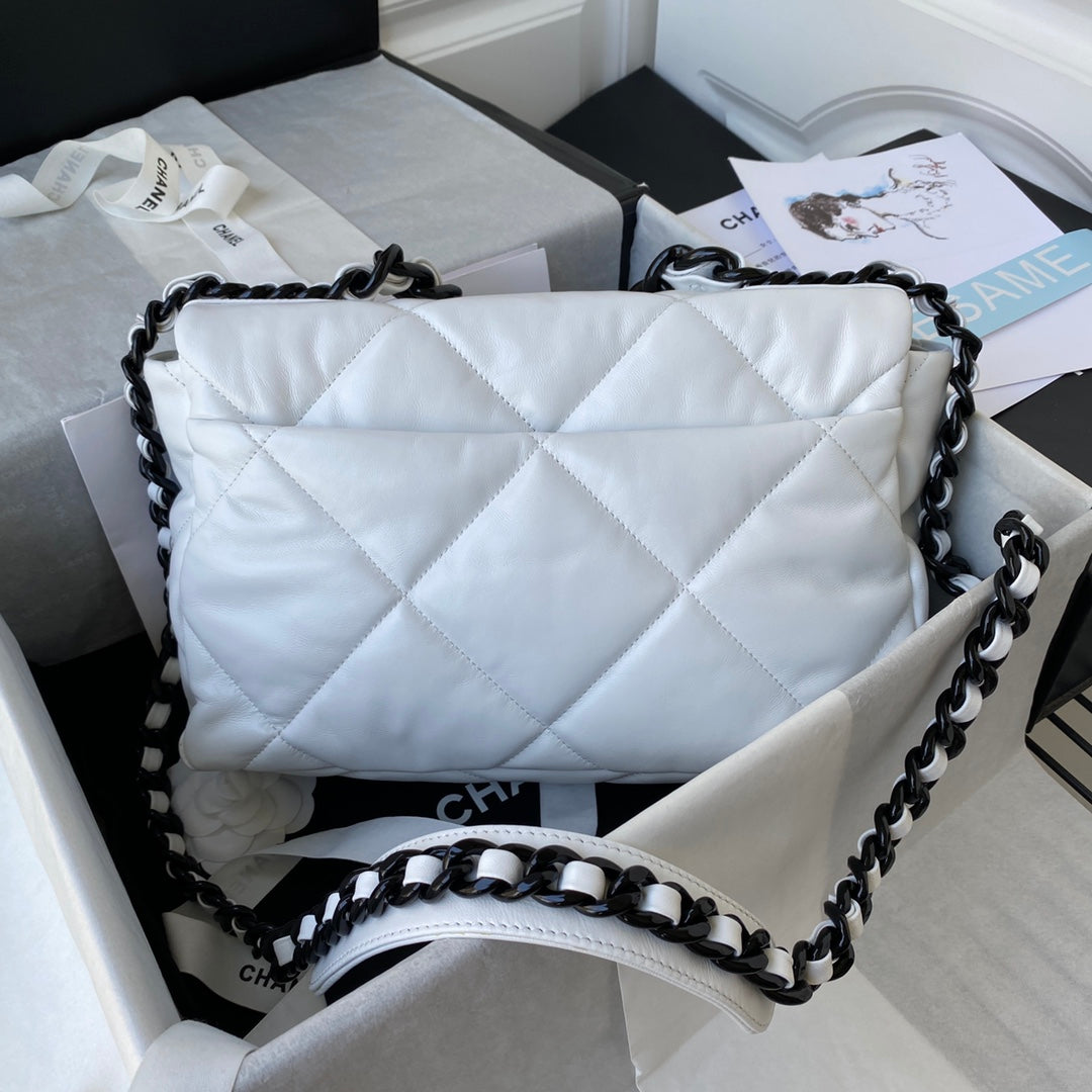 19 Flap Bag