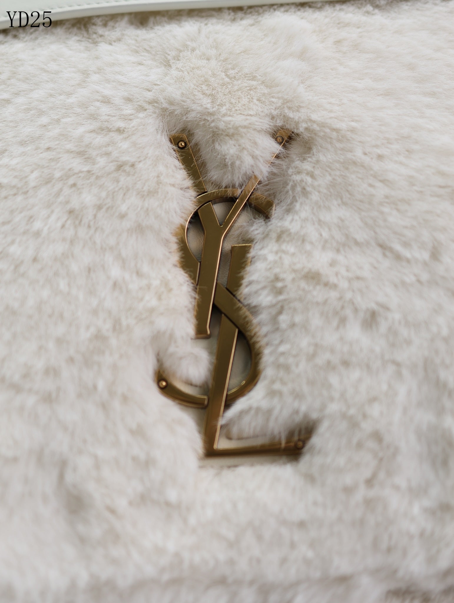 Niki Large in Shearling Bag
