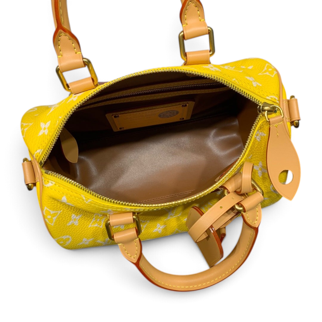 SWORD LUXURY sarı monogram kabartmalı deri Louis Vuitton Speedy Bandoulière 25 çanta, üstten açık görünüm