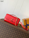 Capucines Wallet on Chain Bag