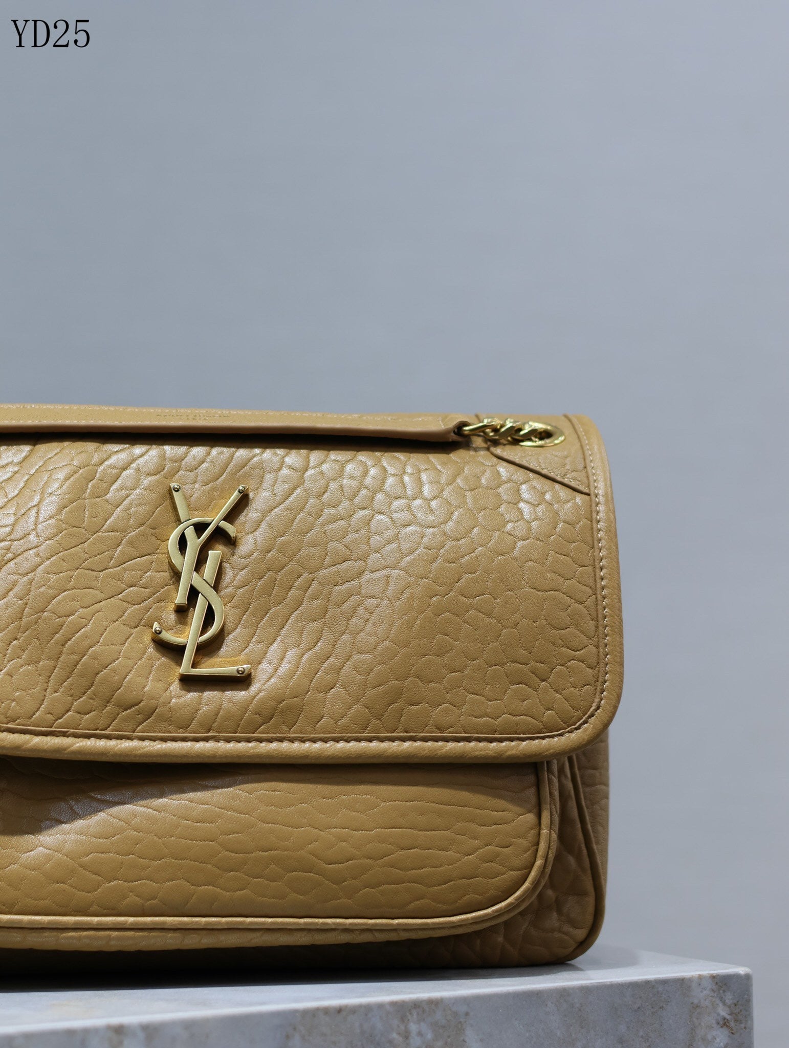 Niki Medium Shoulder Bag