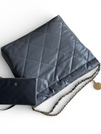 22 Medium Handbags