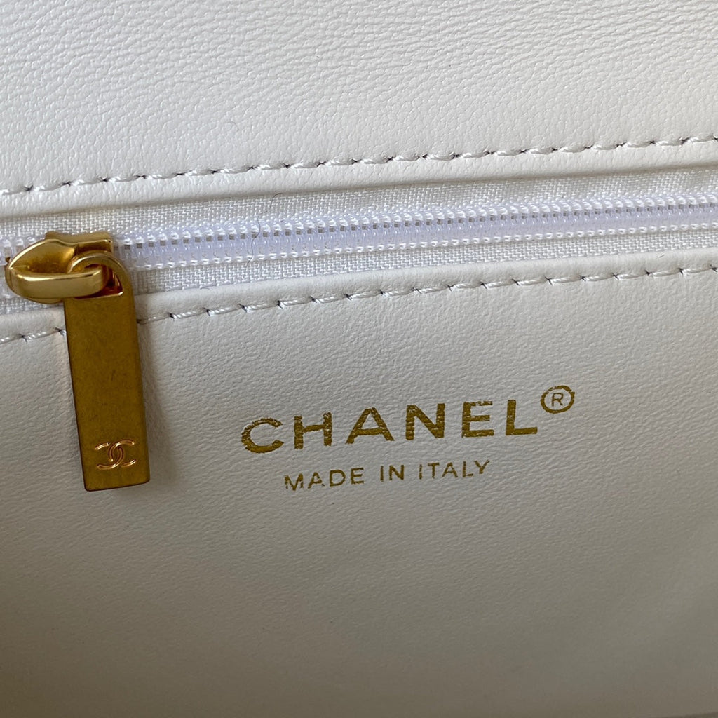 Matelasse Chain Shoulder Bag