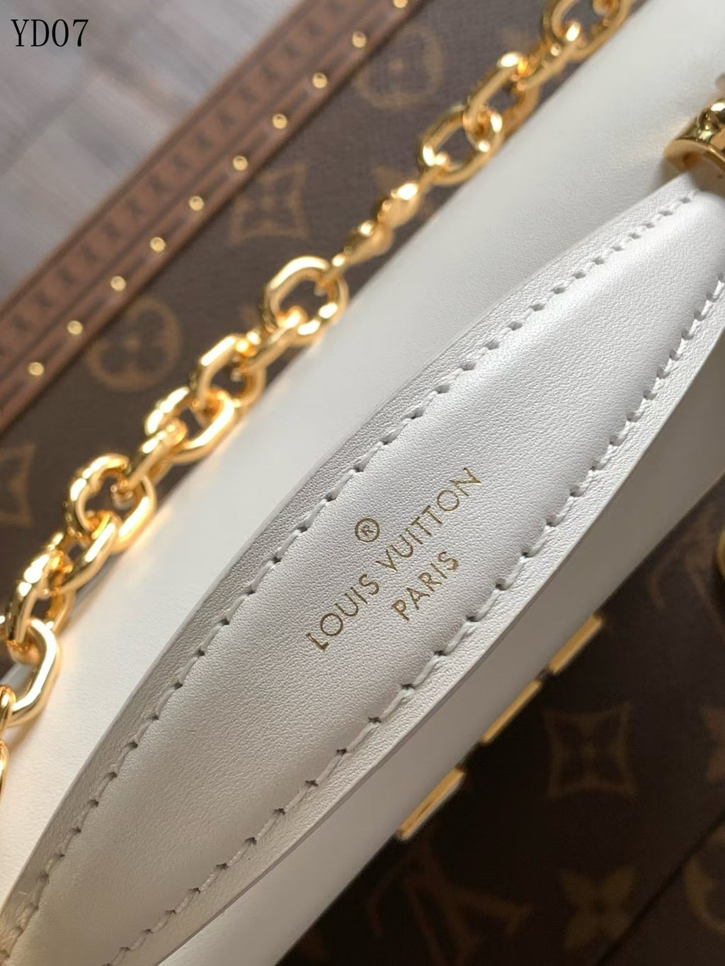 Capucines Wallet on Chain Bag