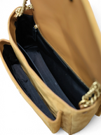 SWORD LUXURY Saint Laurent Niki orta boy süet omuz çantasının iç bölmeleri ve zincir askı detayları