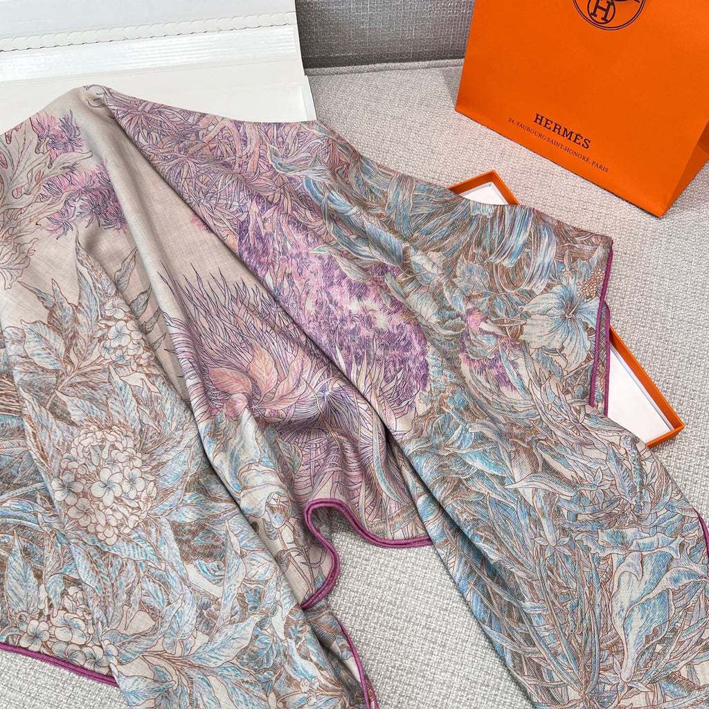 Botanical Garden Cashmere & Silk Shawl 136 x 137 cm – Pink