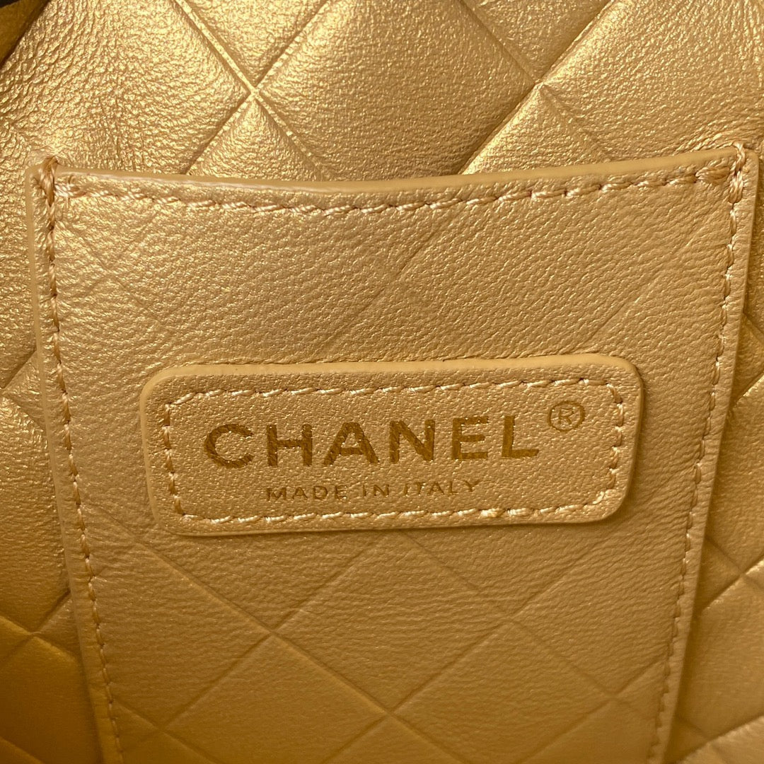 Classic Bucket Bag