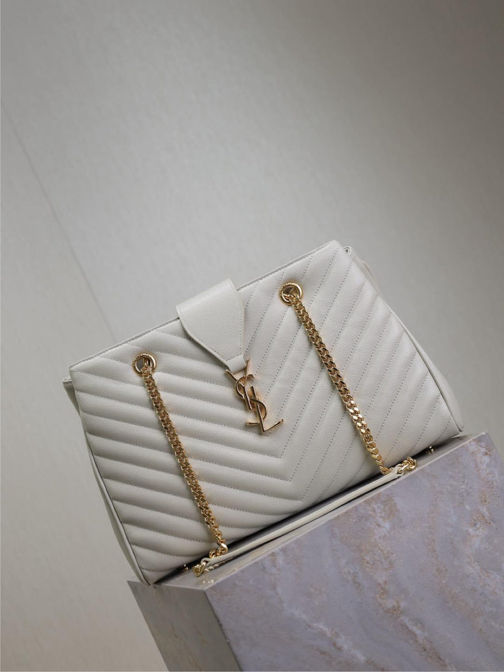 Grain Leather Chain Shoulder Bag