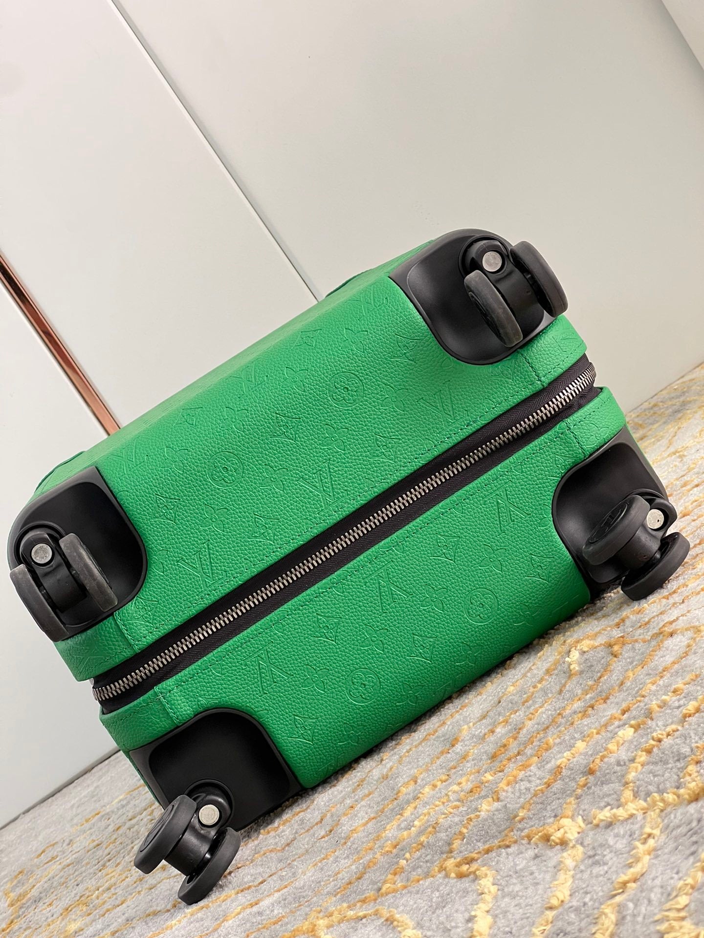 Horizon Style Cabin Suitcase
