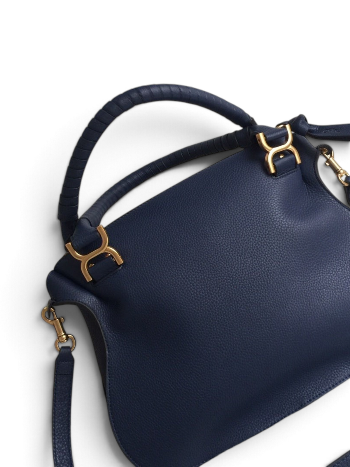SWORD LUXURY lacivert taneli deri Chloé Marcie çanta, altın tonlu donanım ve ikonik dikiş detaylarıyla.