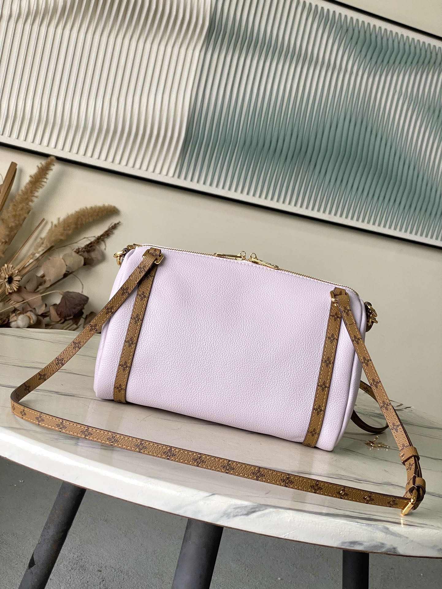 Express Small Leather Shoulder Bag