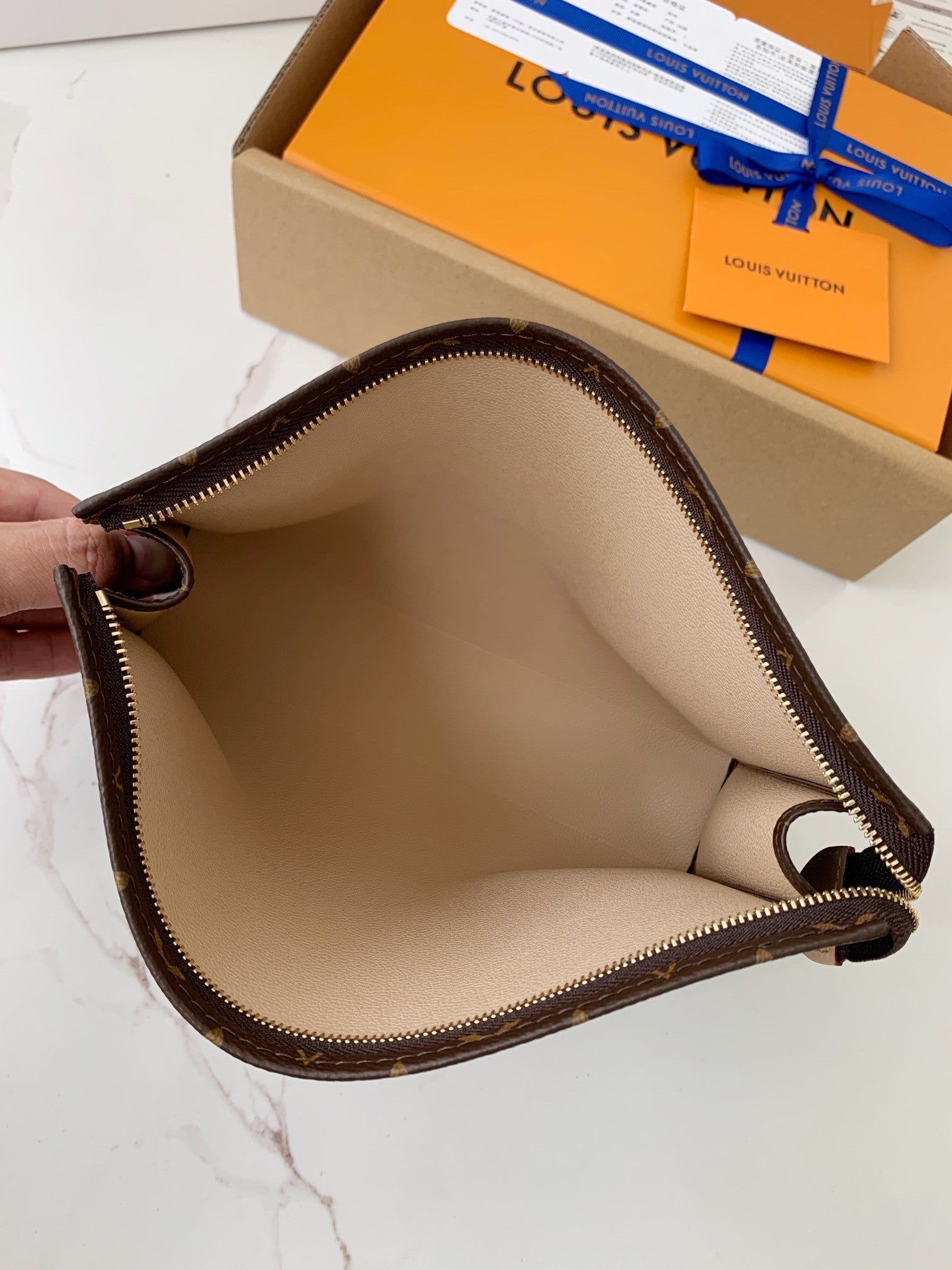 Toiletry Pouch 26
