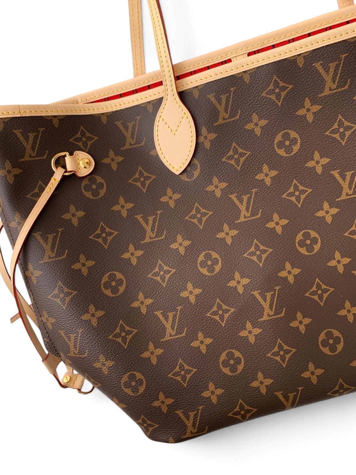 SWORD LUXURY Neverfull MM çanta, ikonik kahverengi monogram kanvas, doğal deri saplar ve canlı kayısı rengi iç astar.
