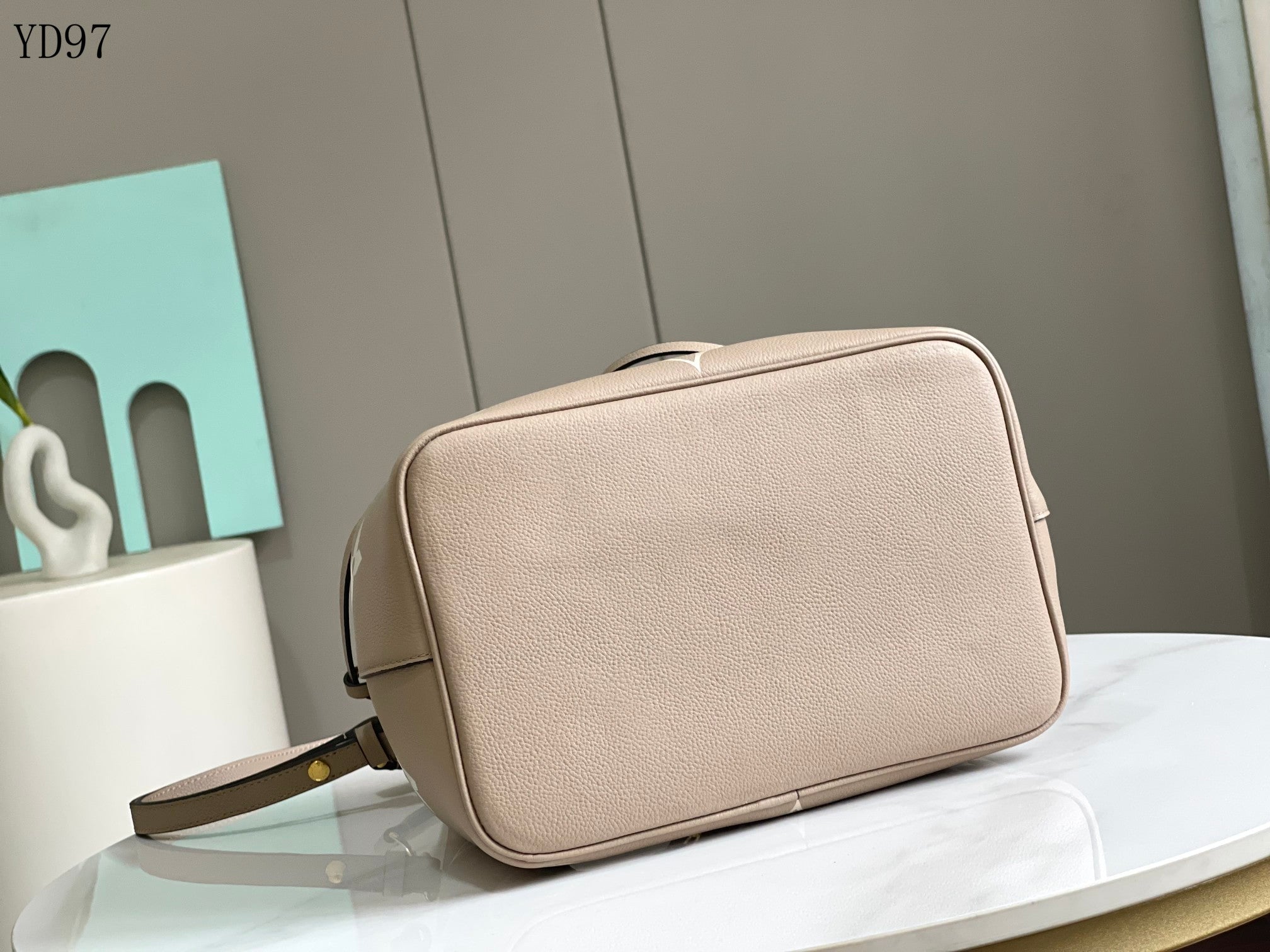 NeoNoé Bucket Bag