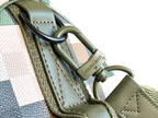 SWORD LUXURY Louis Vuitton Keepall 50 çanta detayında zeytin yeşili deri süslemeler ve mat donanım