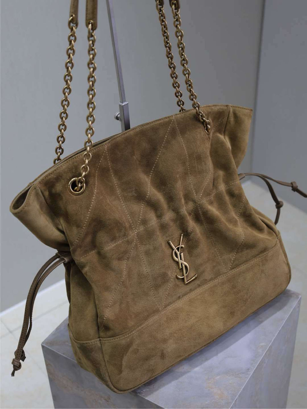 Niki Soft Chain Shoulder Bag