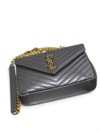 SWORD LUXURY siyah kapitone deri Saint Laurent Collage çanta, chevron desenli, metalik YSL logolu ve zincir askılı.
