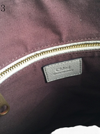 SWORD LUXURY Chloé Marcie çanta iç detayı, altın tonlu fermuar ve deri etiketli süet astar