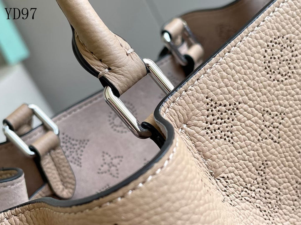 Bella Tote Bag