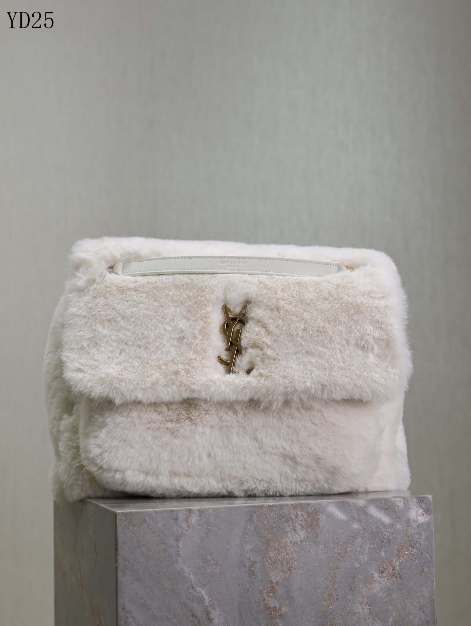 Niki Medium in Shearling Bag