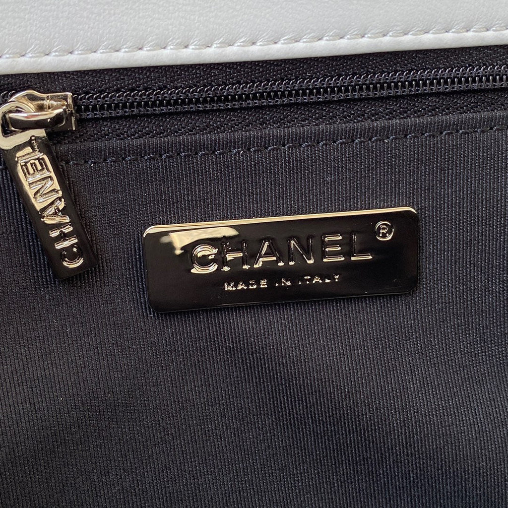 19 Flap Bag