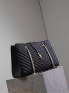 Grain Leather Chain Shoulder Bag