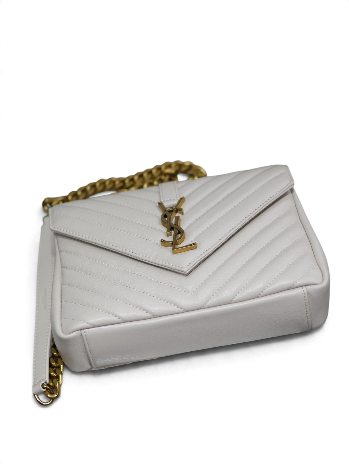 SWORD LUXURY beyaz kapitone deri çanta, altın tonlu YSL monogram ve zincir askı detaylı şık kadın çantası.