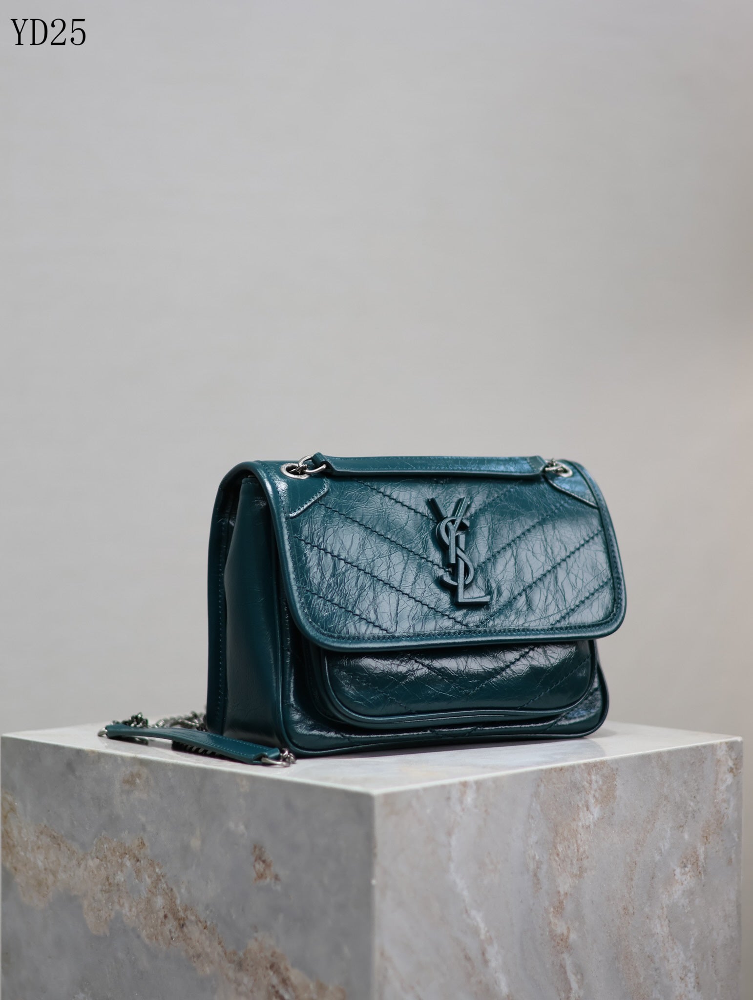 Niki Medium Patent Leather Shoulder Bag