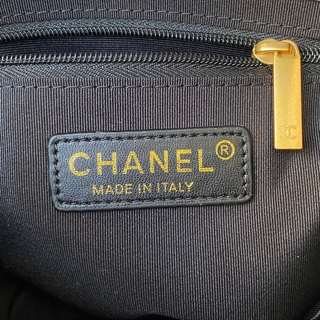 Quilted Chain Shoulder Bag
