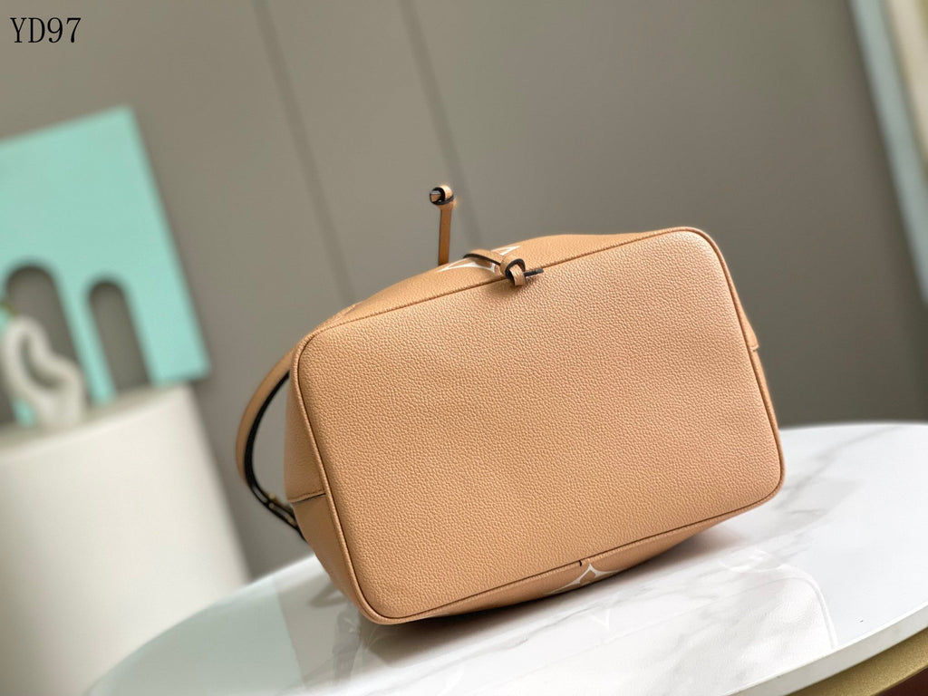 NeoNoé Bucket Bag