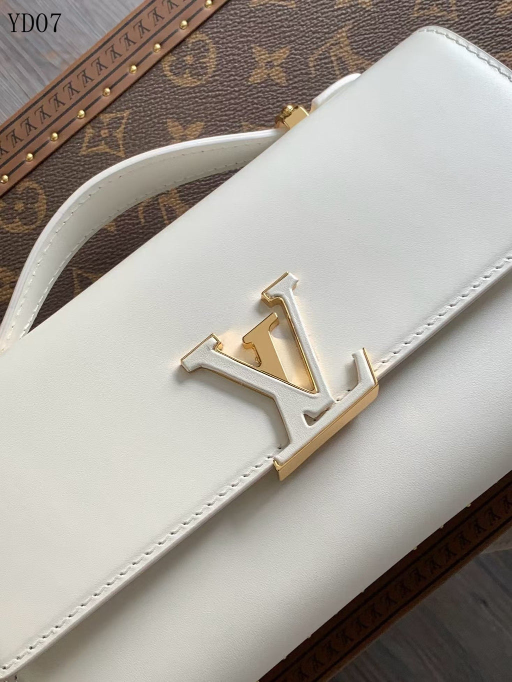 Capucines Wallet on Chain Bag