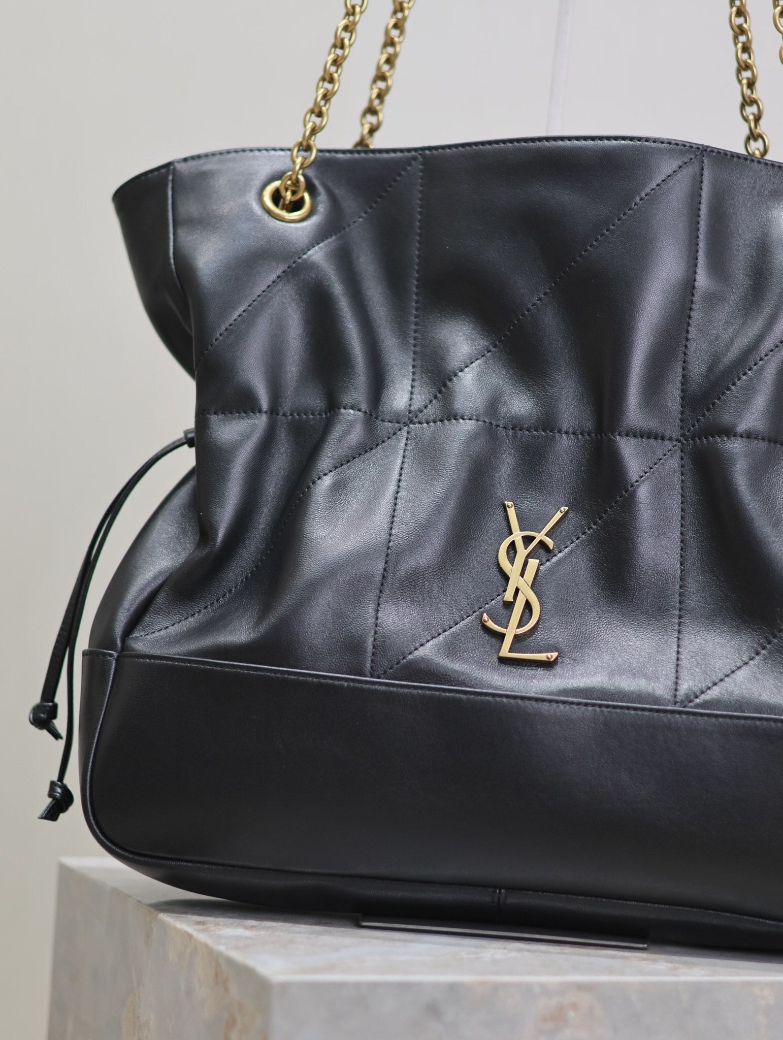 Niki Soft Chain Shoulder Bag