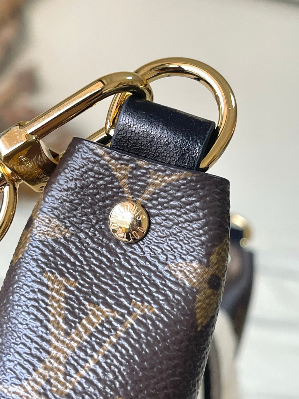 Ski Pochette Mia Shearling Handbag