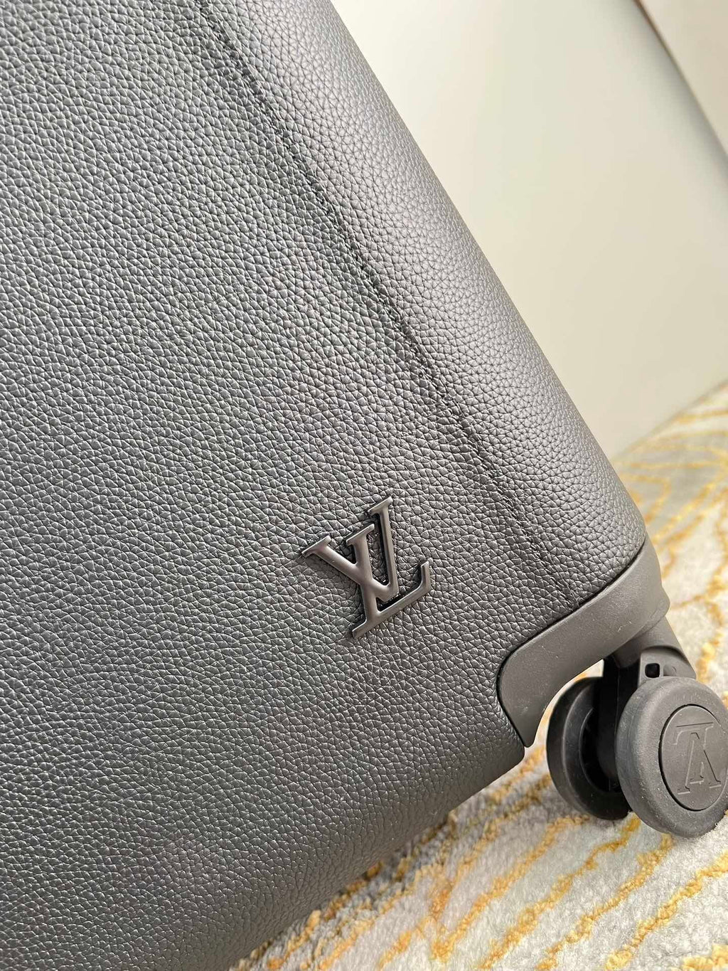 Horizon Style Cabin Suitcase