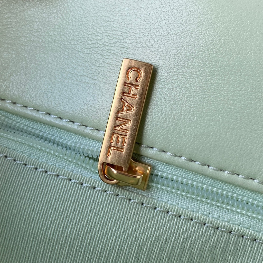 19 Flap Bag