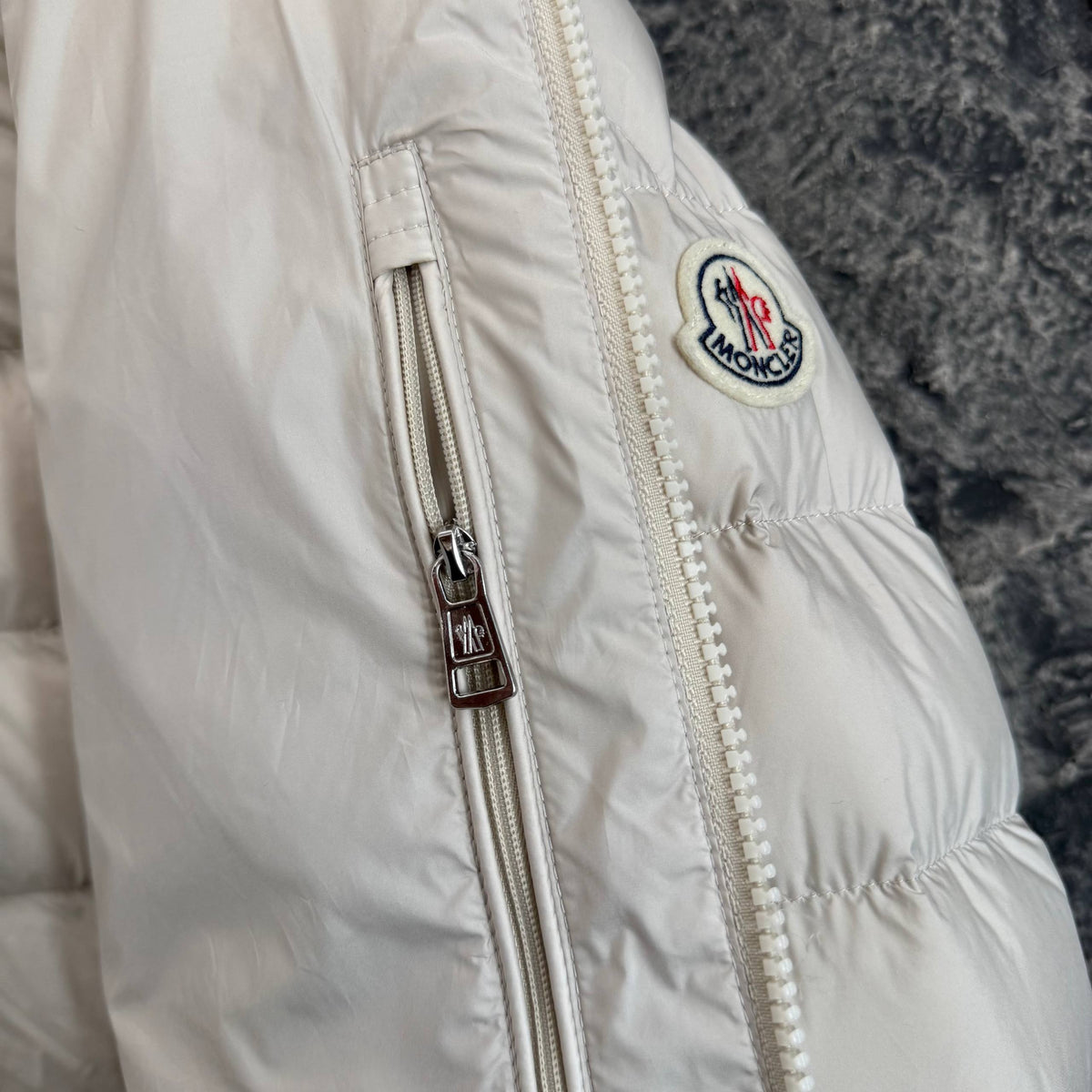 Arned Hooded Quilted Jacket with Goose Dawn