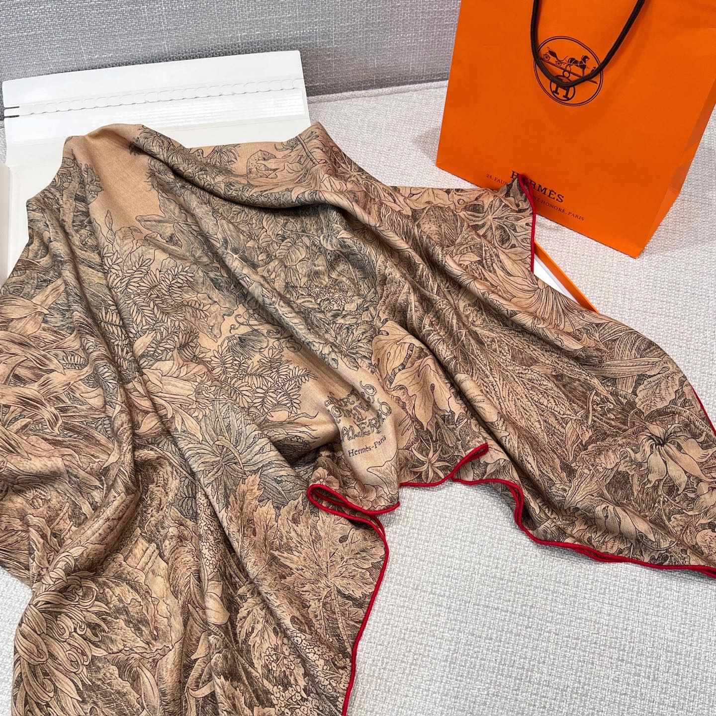 “Francois Houtin” Botanical Garden Cashmere & Silk Shawl 136 x 137 cm