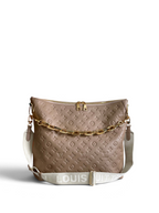 SWORD LUXURY Coussin Hobo MM çanta, kabartmalı monogram desenli çikolata rengi yumuşak dana derisi ve altın zincir detaylı