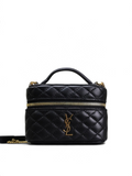 SWORD LUXURY siyah kapitone deri vanity çanta, altın renkli YSL logo detayı ve üst taşıma sapı ile zarif tasarım.