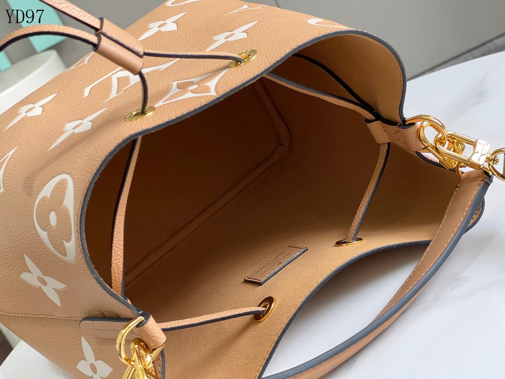 NeoNoé Bucket Bag