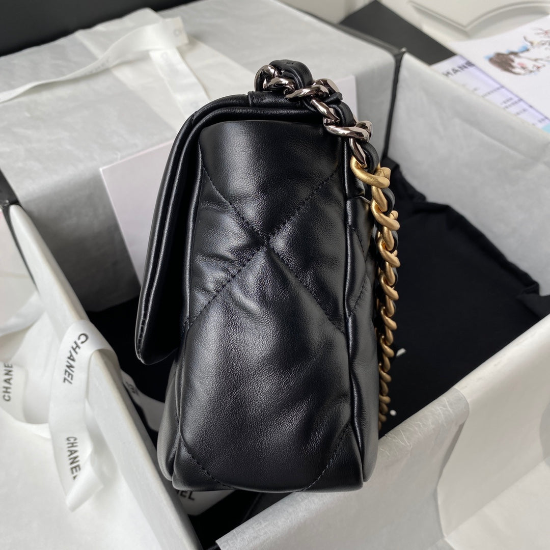 19 Flap Bag 26 cm