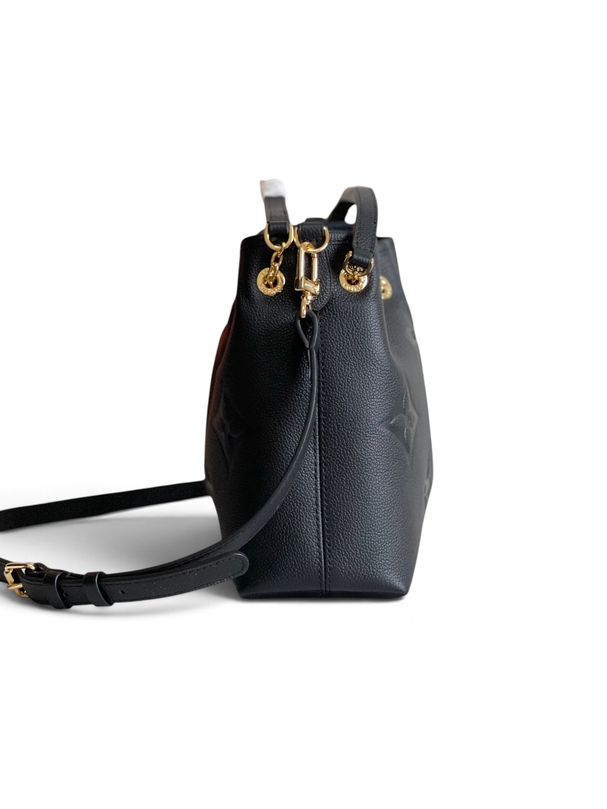 SWORD LUXURY siyah Monogram Empreinte deri Bundle çanta, altın tonlu donanım ve ayarlanabilir omuz askısı ile.