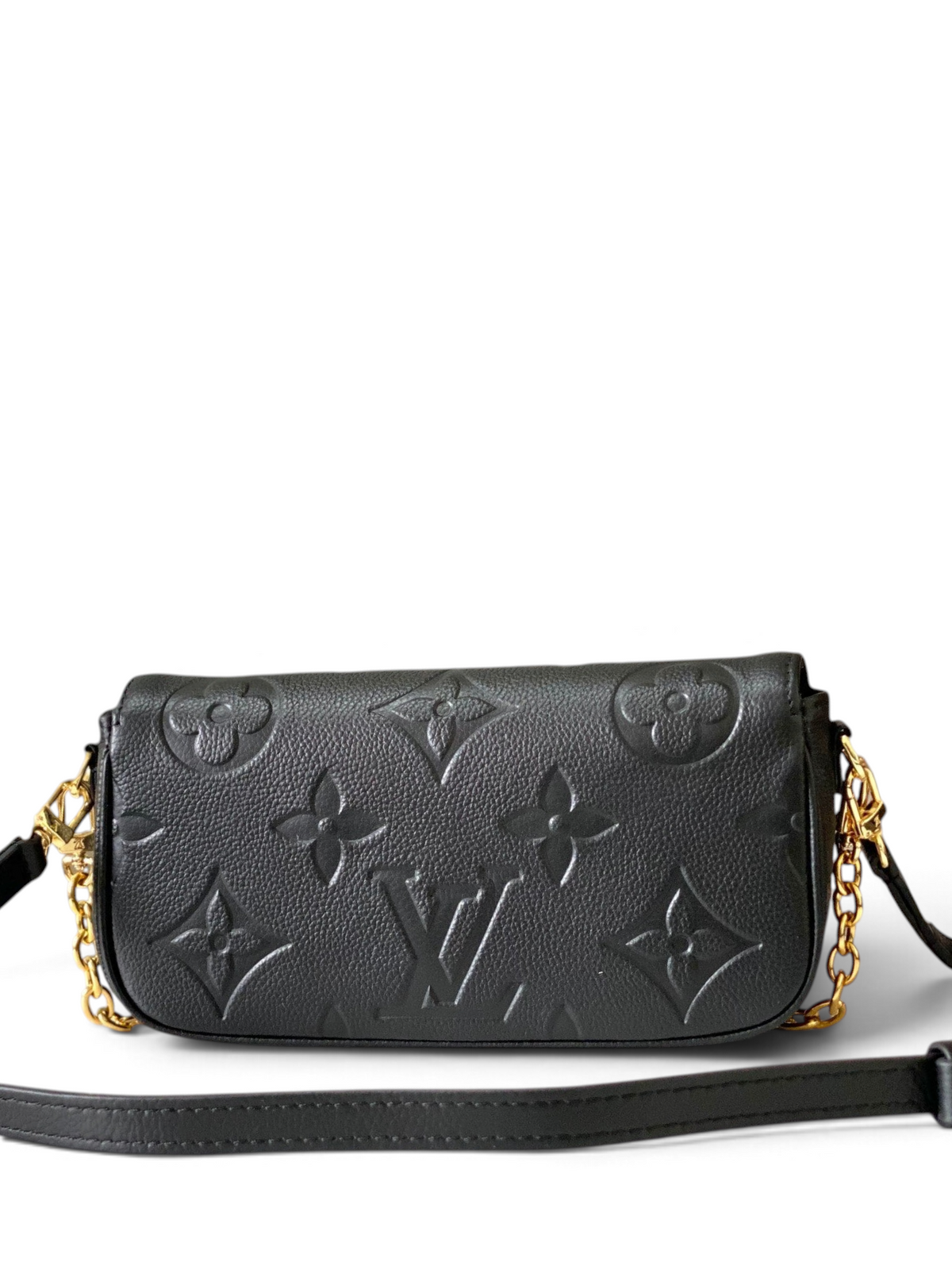 SWORD LUXURY siyah Monogram Empreinte deri Ivy zincirli cüzdan çanta, altın tonlu zincir ve ayarlanabilir askılı.