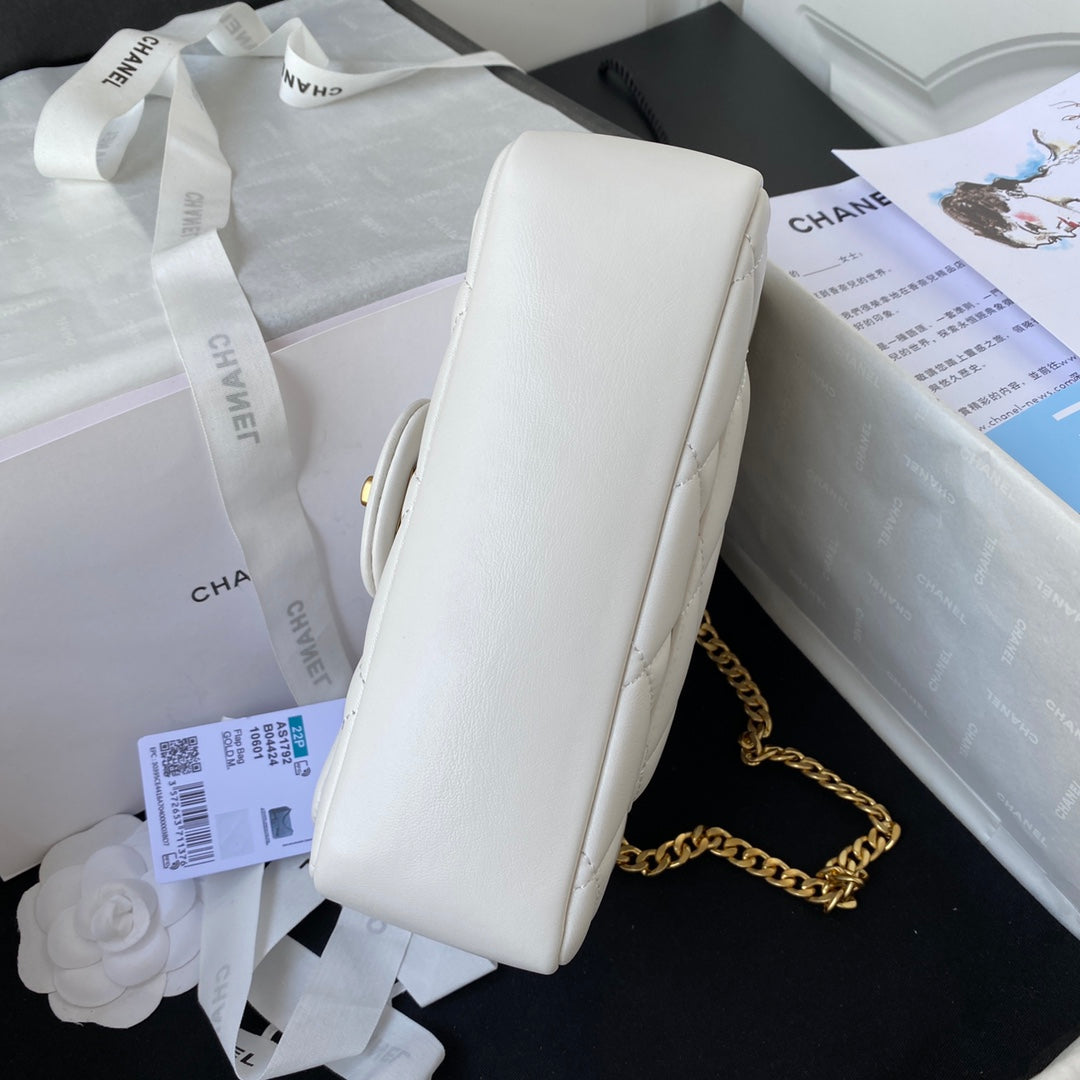 Matelasse Chain Shoulder Bag