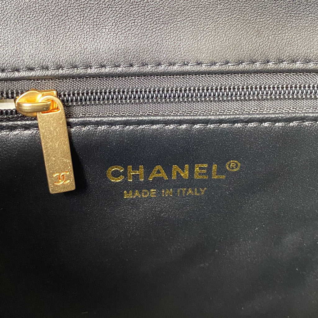 Matelasse Chain Shoulder Bag