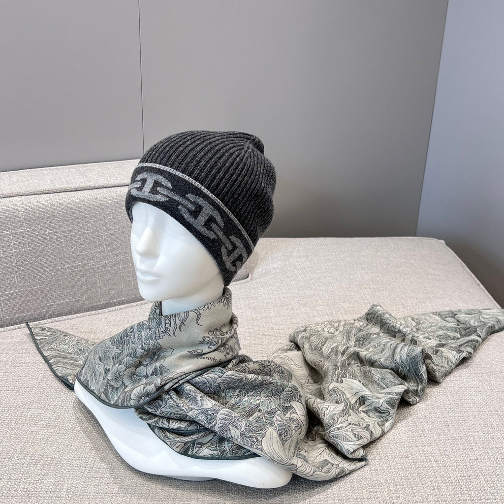 “Francois Houtin” Botanical Garden Cashmere & Silk Shawl 136 x 137 cm – Grey Green