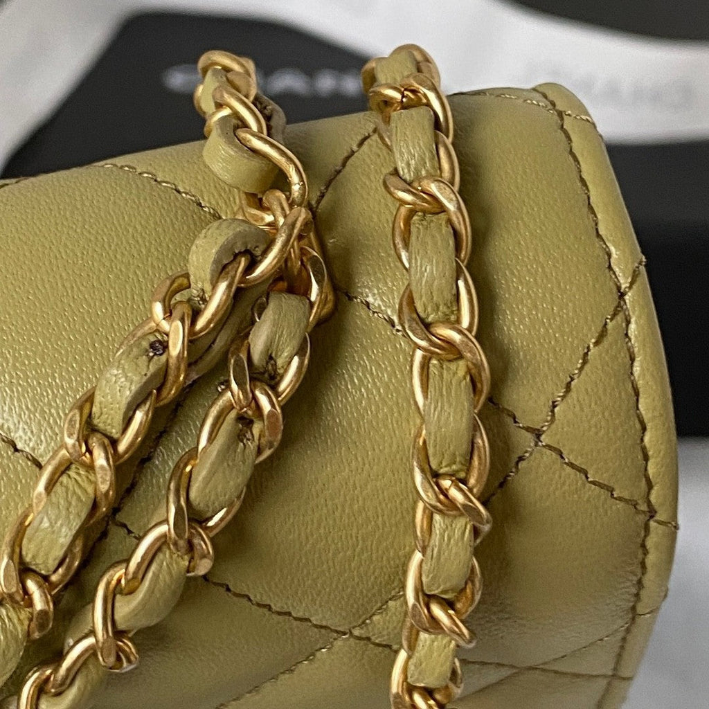 19 Woc Quilted Chain Bag